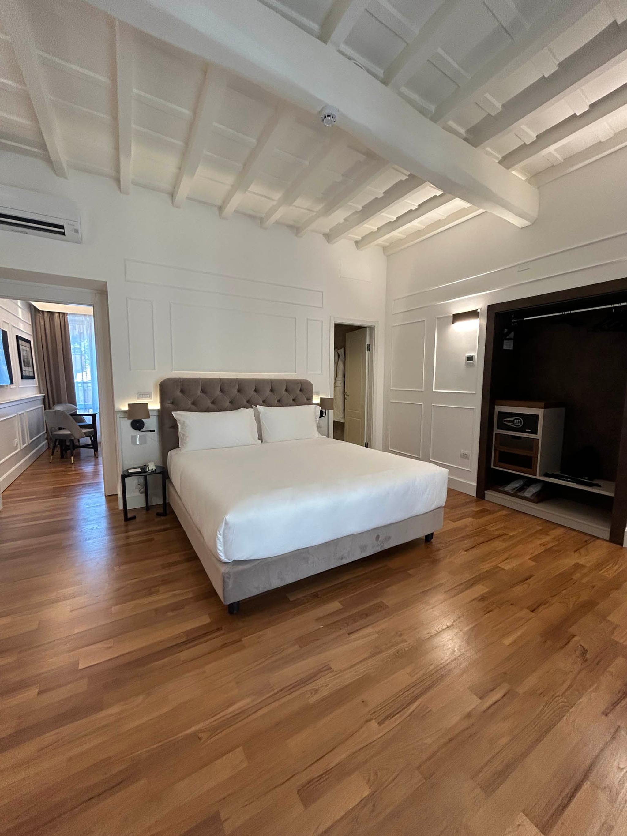 Photos | PALAZZO GOLDONI CONDOTTI COLLECTION, ROME